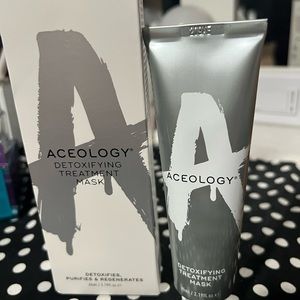 New in box Aceology detoxifying treatment mask